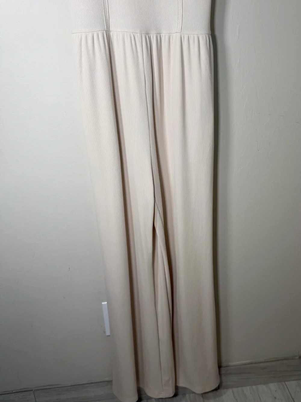 Cider Ivory Sleeveless Wide-Leg Jumpsuit - Picture 4 of 13